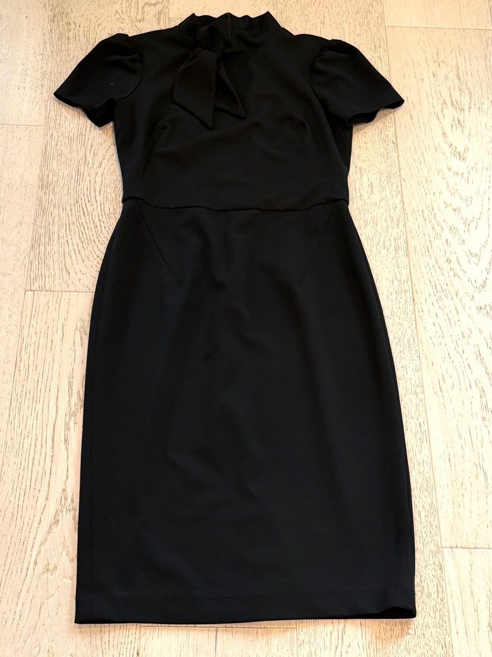 Maggy London Petite Black Short Sleeve Necktie Sheath Dress Size 4P
